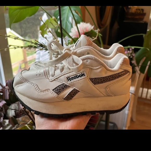 Toddler Reebok - size 11 - Picture 1 of 3
